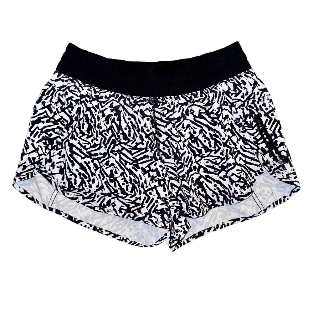 Lululemon Tracker Short III Stretch Brushed Animal Print White Black Size 8